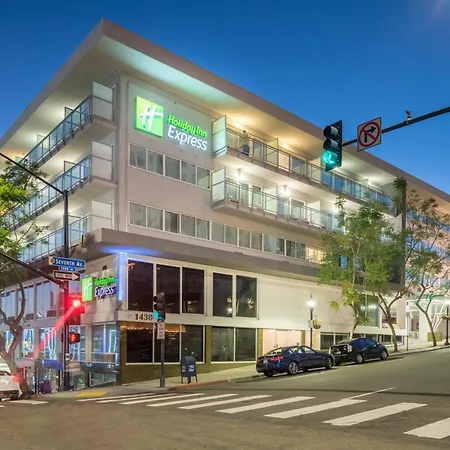 Holiday Inn Express - Downtown San Diego By Ihg-3
